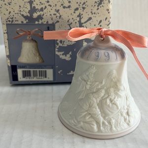 Lladro porcelain bell. 1997
Approximately 3” x 3”